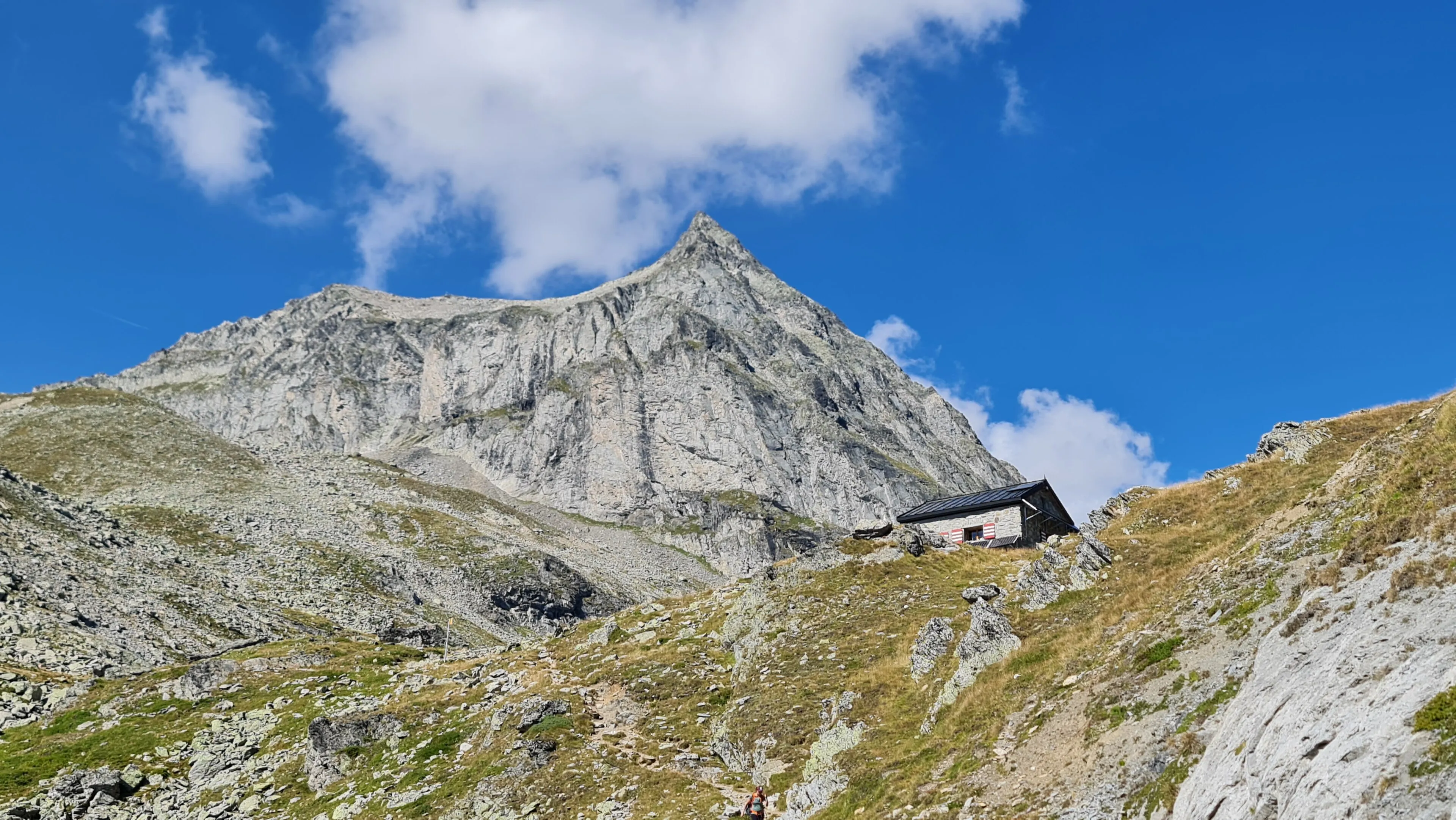 The pointed Wiwannihorn above the Wiwanni hut in the Valais, on a clear summer day.
