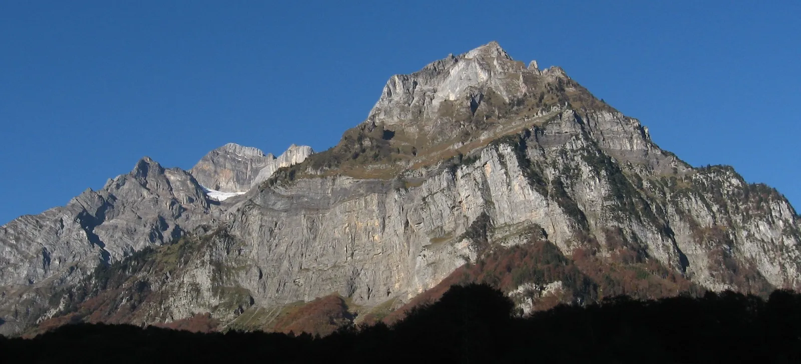 The Vorder Glärnisch above the Glarus valley floor, with the small Vrenelisgärtli glacier to the left.
